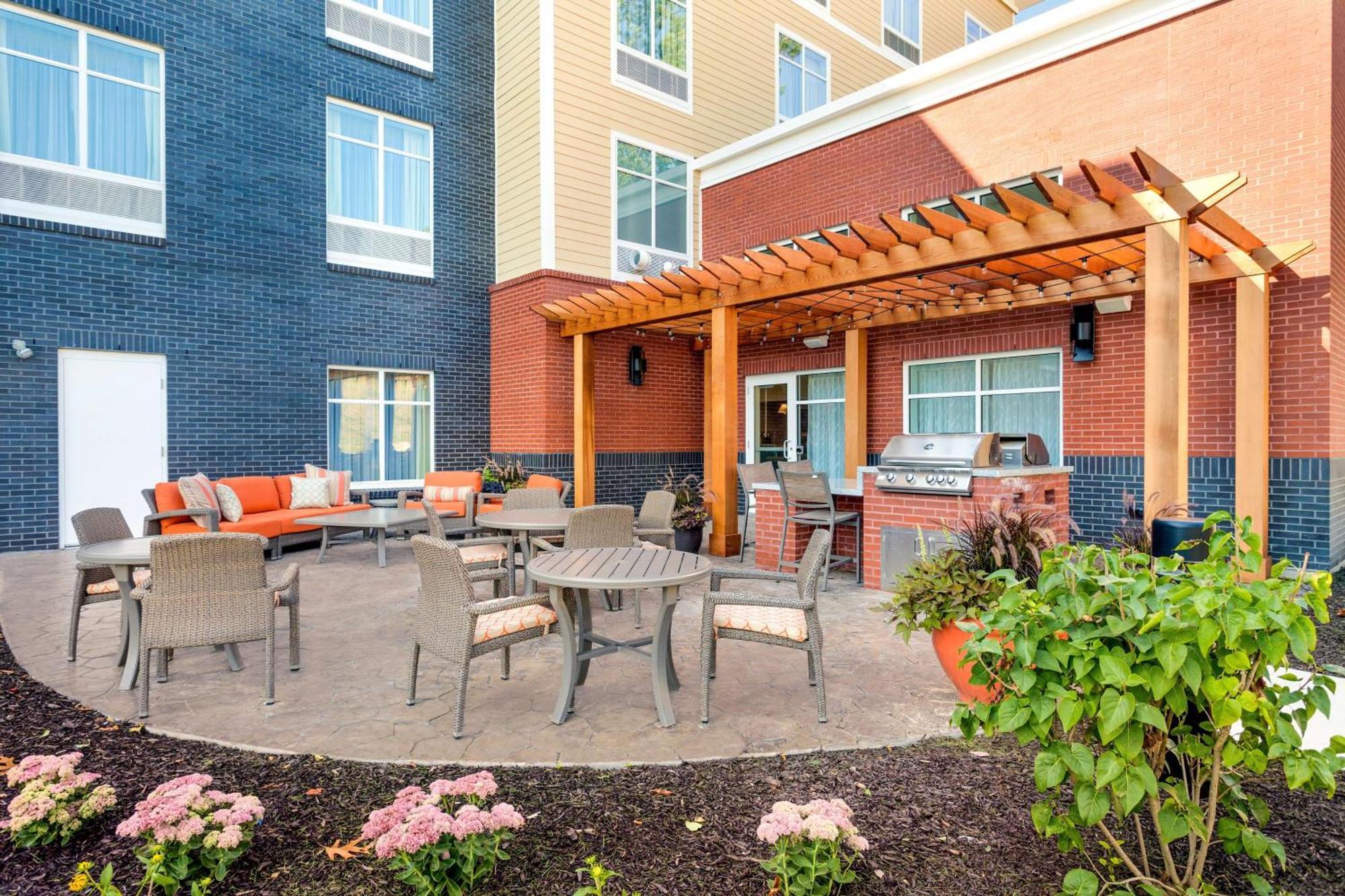 Homewood Suites By Hilton Gateway Hills Нашуа Екстериор снимка